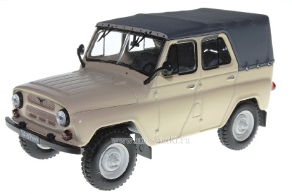 Изображение IST 1/43 УАЗ-469Б 1975 бежевый