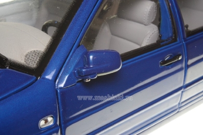 Изображение PAUDI 1/18 VW Santana 3000 2003 blue