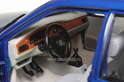 Изображение PAUDI 1/18 VW Santana 3000 2003 blue