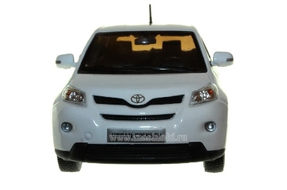Изображение MINICHAMPS 1/43 TOYOTA Urban Cruiser 2009 white