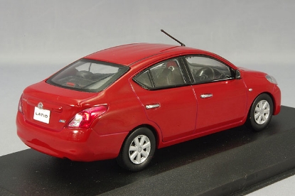 Изображение J-COLLECTION 1/43 NISSAN Tiida/Latio burning red