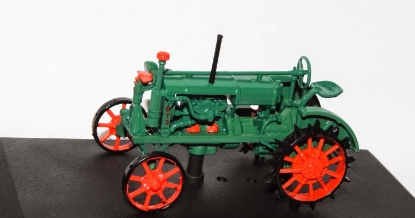 Изображение ТРАКТОРЫ-004 1/43 ВТЗ УНИВЕРСАЛ зеленый (16.03.2015)