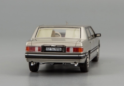 Изображение DIP 1/43 ЗИЛ-4102 шампань