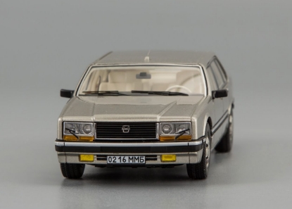 Изображение DIP 1/43 ЗИЛ-4102 шампань