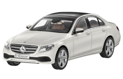 Изображение KYOSHO 1/43 MERCEDES-BENZ E-Class (W213) Avantgarde 2016 metallic white