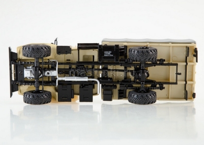 Изображение SSM 1/43 У-43206-0551 бежевый