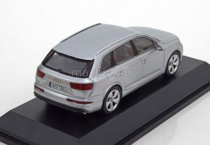 Изображение SPARK 1/43 AUDI Q7 2015 floret silver