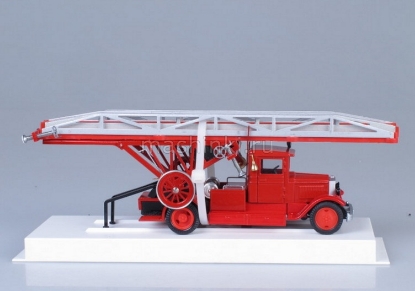 Изображение ЛОМО-АВМ 1/43 ЛГПО ЗИС-5 пожарная съемная механическая лестница