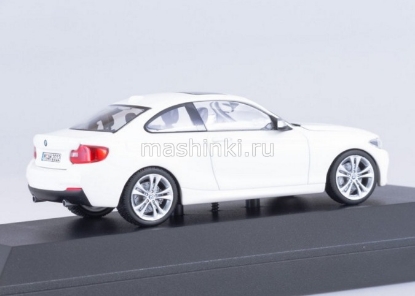 Изображение PARAGON 1/43 BMW 2er Coupe white