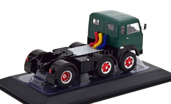 Изображение IXO 1/43 Седельный тягач FIAT 690 T1 1961 green-black