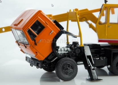 Изображение SSM 1/43 Экскаватор ЭО-3532 (5511) оранж-желтый