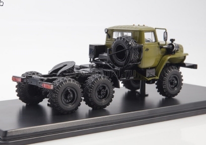 Изображение SSM 1/43 У-44202-0311-31 седельный тягач