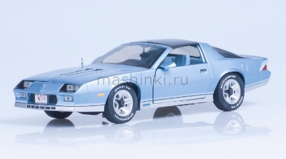 Изображение SUNSTAR 1/18 CHEVROLET Camaro 1982 light blue