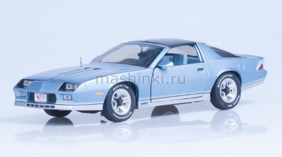 Изображение SUNSTAR 1/18 CHEVROLET Camaro 1982 light blue