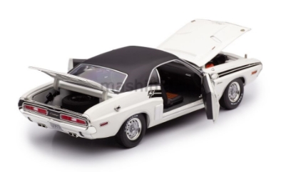Изображение GREENLIGHT 1/18 DODGE Challenger R/T 1971 bright white/black