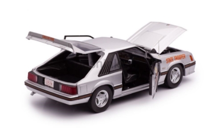 Изображение GREENLIGHT 1/18 FORD Mustang SSP Georgia State Patrol State Trooper 1982
