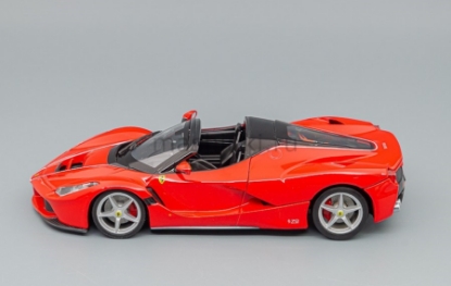 Изображение BBURAGO 1/24 FERRARI LaFerrari Aperta red/красный