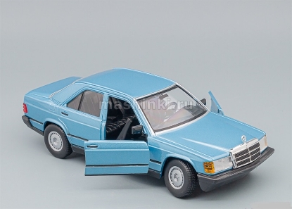 Изображение BBURAGO 1/24 MERCEDES-BENZ 190E 1987 blue/синий