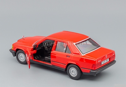 Изображение BBURAGO 1/24 MERCEDES-BENZ 190E 1987 red/красный