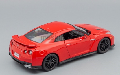 Изображение BBURAGO 1/24 NISSAN GT-R red/красный