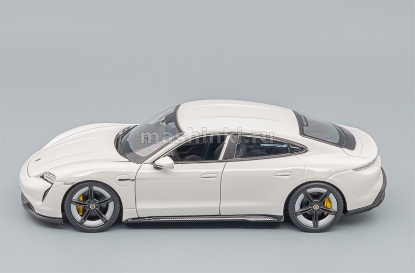 Изображение BBURAGO 1/24 PORSCHE Taycan Turbo S white/белый