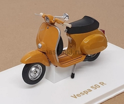 Изображение NOREV 1/18 Мотороллер VESPA 50 R 1969 positano yellow