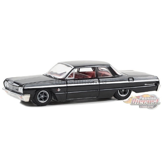 Изображение GREENLIGHT 1/64 CHEVROLET Biscayne 1964 black/red interior