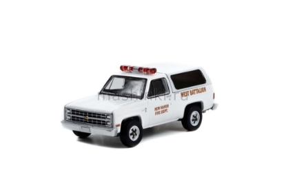 Изображение GREENLIGHT 1/64 CHEVROLET K5 Blazer New Haven Fire Department Connecticut 1985