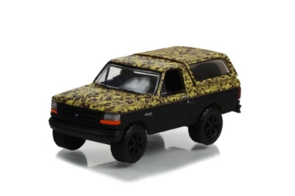 Изображение GREENLIGHT 1/64 FORD Bronco 4х4 1996 custom matte black and camouflage
