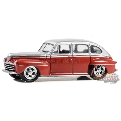 Изображение GREENLIGHT 1/64 FORD Fordor Super Deluxe 1947 silver metallic-red