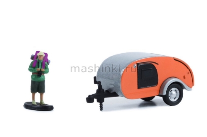 Изображение GREENLIGHT 1/64 TEARDROP с фигуркой туриста 2020 bright orange and silver