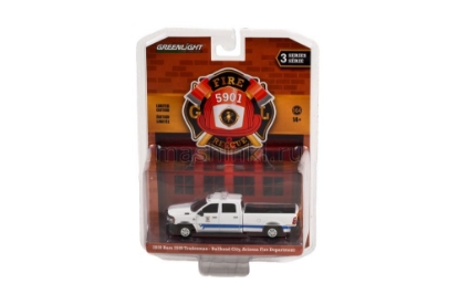 Изображение GREENLIGHT 1/64 RAM 2500 Pick-up Tradesman Bullhead Fire Department Arizona 2020