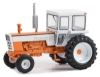 Изображение GREENLIGHT 1/64 WHITE 2270 трактор с закрытой кабиной 1973 orange/white