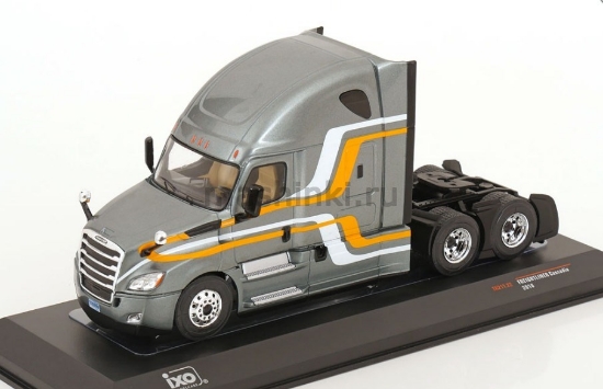 Изображение IXO 1/43 Седельный тягач FREIGHTLINER Cascadia 2018 grey metallic