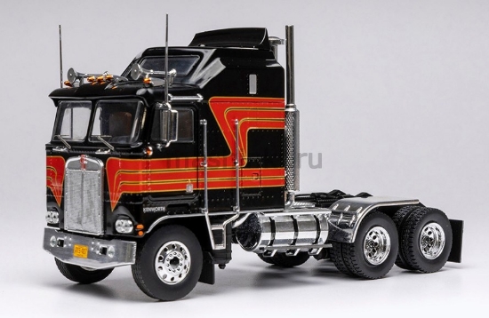 Изображение IXO 1/43 Седельный тягач KENWORTH K100 Aerodyne 1976 black/red