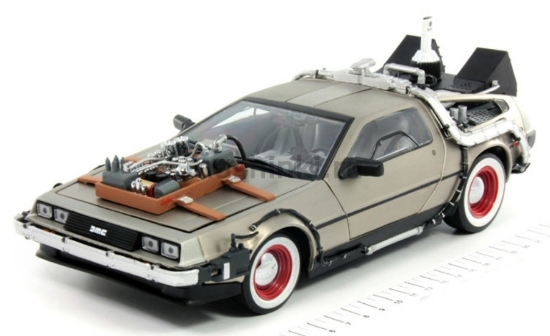Изображение SUNSTAR 1/18 DELOREAN DMC-12 Time Machine Back to the Future III